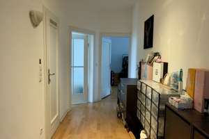 Charmante, modernisierte 2-Zimmer-Eigentumswohnung mit Balkon, Parkettboden, Küche und Tageslichtbad – Kriegerstraße 17, 30161 Vahrenwald, Hannover – Vorschaubild 4