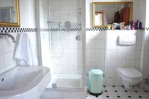 Stattliches Hofgut 7 Zimmer, 274 qm, 3 Bäder, EBK, Sauna, Pool, Garten, Nebengeb. und 1.947 m² Grund – Karlsruhe (Kreis) – Vorschaubild 15