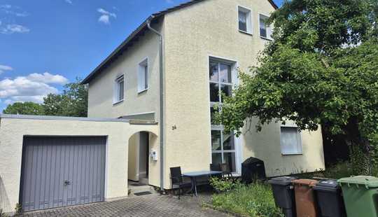 Bild von Zweifamilienhaus mit Ausbaupotenzial in ruhiger Lage von Niederdorfelden