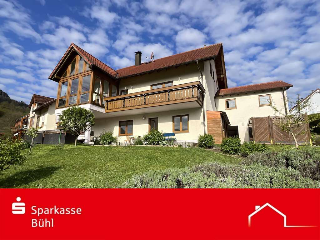 Immobilie in Weisenbach - Tolles Einfamilienhaus mit Einliegerwohnung in ruhiger Lage von Weisenbach - Bild 0