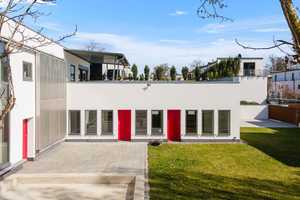 Bestlage: Architektenvilla im 
Bauhausstil mit 5 TG-Plätzen! – Regensburg – Vorschaubild 8