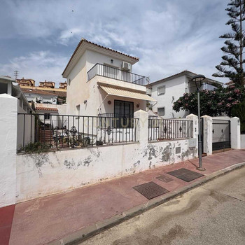 Freistehendes Haus zum Verkauf in der Calle Higueral, Torrox, Málaga
