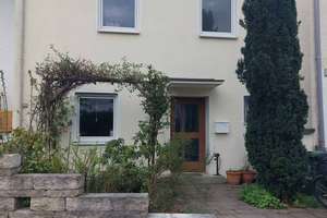 Reihenhaus mit 4 Zimmern und Garten in Grafing bei München