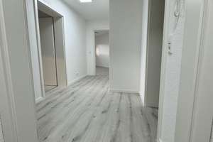 Stilvolle 3-Zimmer-Wohnung mit Panoramablick und EBK in Stuttgart – Lüglensheidestraße Xx, 70378 Neugereut, Stuttgart – Vorschaubild 5