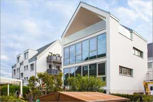 Außergewöhnliches, freistehendes Mehrgenerationenhaus mit Dachterrasse u. Einliegerwohnung, 238 qm, 