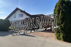 Familientraum in bevorzugter Wohnlage - Charmantes Zweifamilienhaus mit Einliegerwohnung – Die vollständige Adresse der Immobilie erhältst du vom Anbieter., 78655 Dunningen – Vorschaubild 1