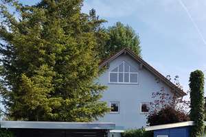 Schöne und geräumige DHH mit ausgebautem Dach in Feldmoching