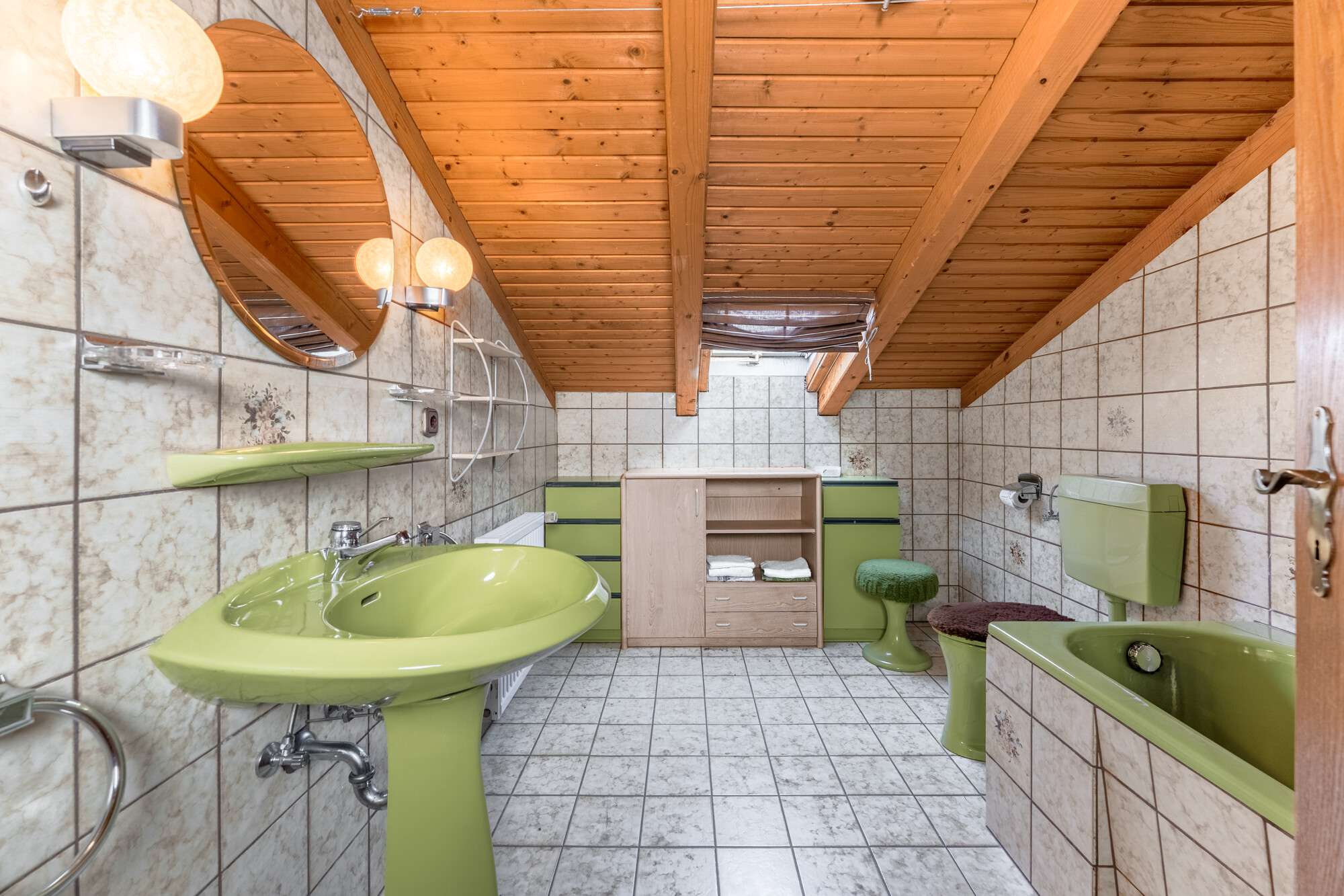 Immobilie in Ruhmannsfelden - Landhausvilla mit großzügigem Innenpool in Ruhmannsfelden! - Bild 3