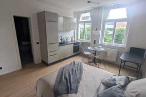 Bright, Central & Fully Furnished – Stylish Studio Apartment in Historic “Gerber Living” – Paulinenstraße 14-16, 70178 Stuttgart – Vorschaubild 1