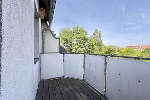 Charmantes Zuhause unter dem Dach, mit Balkon und Personenaufzug – 4315 Volkmarsdorf, Leipzig – Vorschaubild 5