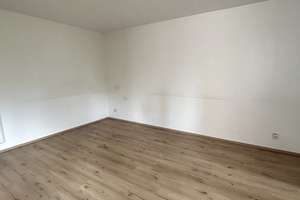 Schöne 3-Zimmer-Wohnung mit Balkon und modernisierten Badezimmer - Renovierungsbedürftig – Sibyllenstr. 11, 47169 Marxloh, Duisburg – Vorschaubild 8