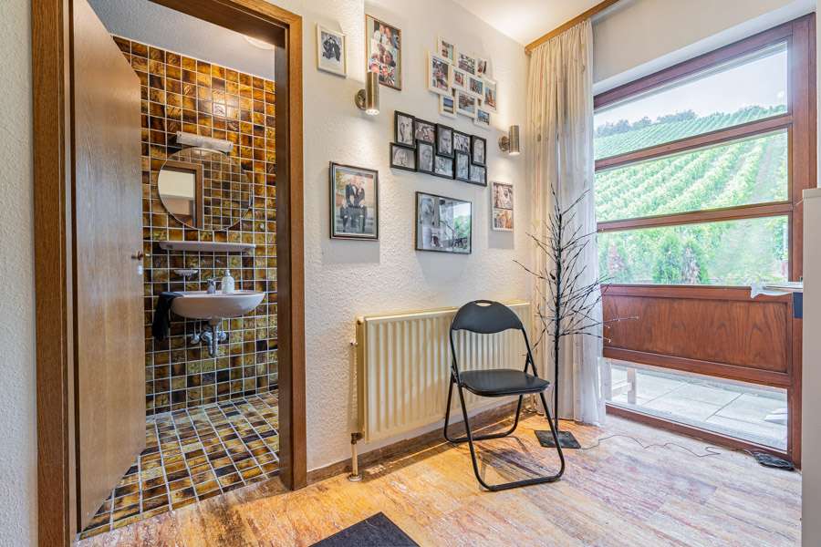 Immobilie in Pfaffenhofen - LIEGENSCHAFT - Besondere Architektenvilla mit ELW und Extras in Feldrandlage von Pfaffenhofen - Bild 6