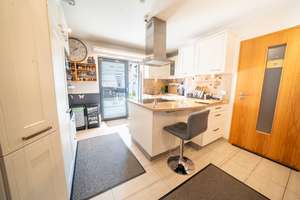 Unternehmer Villa mit privatem Spa und mediterranem Charakter in Waibstadt – Die vollständige Adresse der Immobilie erhältst du vom Anbieter., 74915 Waibstadt – Vorschaubild 4