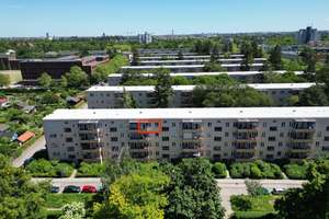 Modernisierte, bezugsfreie 3-Zimmer-Dachgeschosswohnung mit Blick ins Grüne - Angebotsverfahren – Die vollständige Adresse der Immobilie erhältst du vom Anbieter., 12169 Steglitz, Berlin – Vorschaubild 2