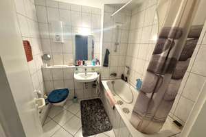 Bonn-Heiderhof: Schöne vermietete 2-Zimmer-Hochpaterre Wohnung mit ca. 63 m², Balkon, TG-Stellpl – Die vollständige Adresse der Immobilie erhältst du vom Anbieter., 53177 Heiderhof, Bonn – Vorschaubild 4