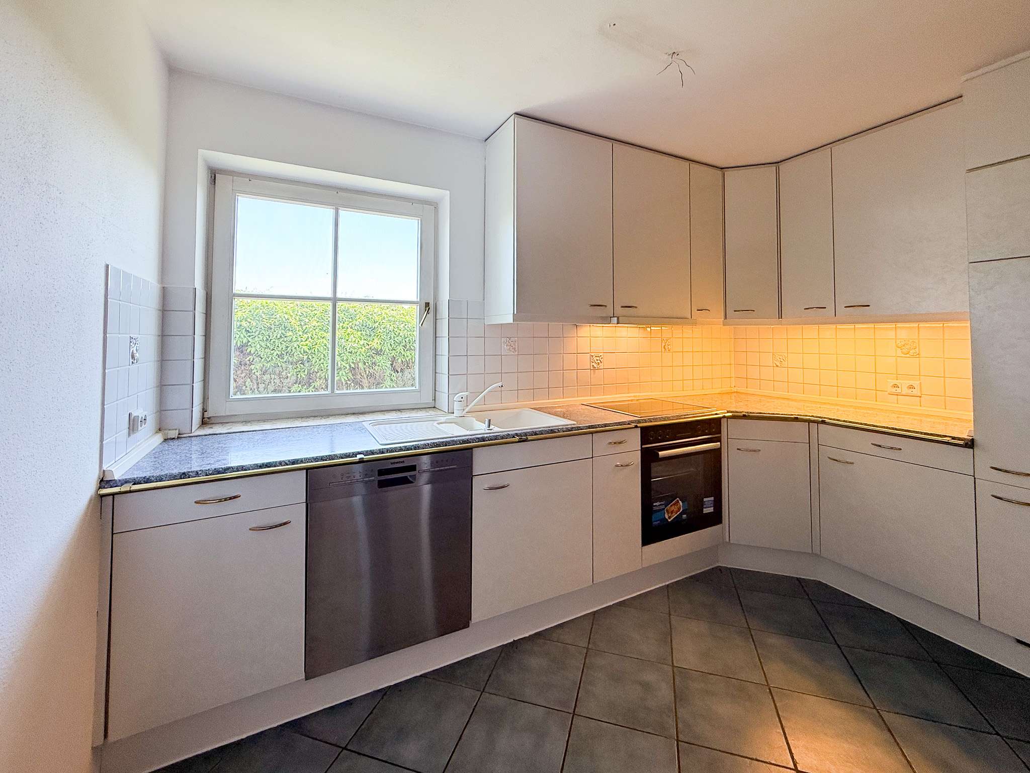 Immobilie in Höslwang - Sonnenverwöhntes Zuhause mit Berg- & Weitblick in idyllischer, ruhiger Umgebung - Bild 3