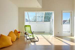 Ulm-Gögglingen schicke 4-Zi.-Maisonette mit 3 sonnigen Dachterrassen, EBK + TG, ohne Käuferprovision