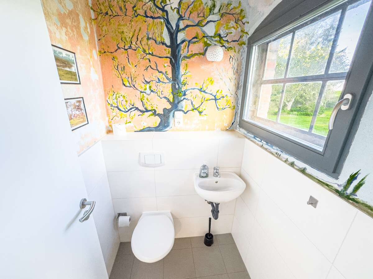 Immobilie in Groß Mohrdorf - Stilvoll & hochwertig saniertes Landhaus mit Wasserblick nähe Stralsund // 2WE // 317m² // PV-Anlage - Bild 13