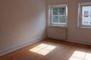 Sanierte 3-Zimmer-Wohnung in Hamburg-Rahlstedt – Die vollständige Adresse der Immobilie erhältst du vom Anbieter., 22143 Rahlstedt, Hamburg – Vorschaubild 2