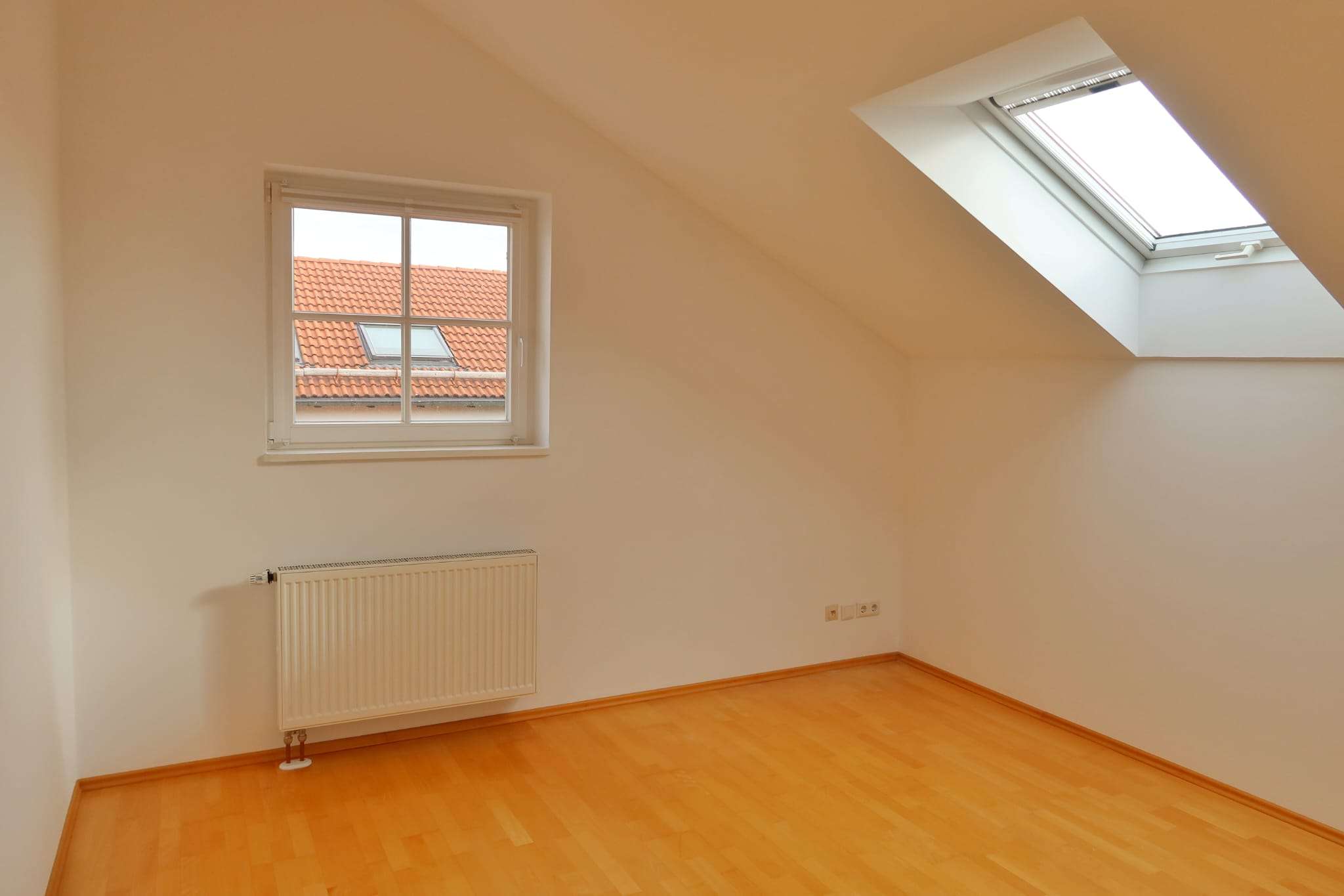 Immobilie in Straßlach-Dingharting - Lichtdurchflutetes geräumiges Landhaus in idyllischer Bestlage des Münchener Südens - Bild 2