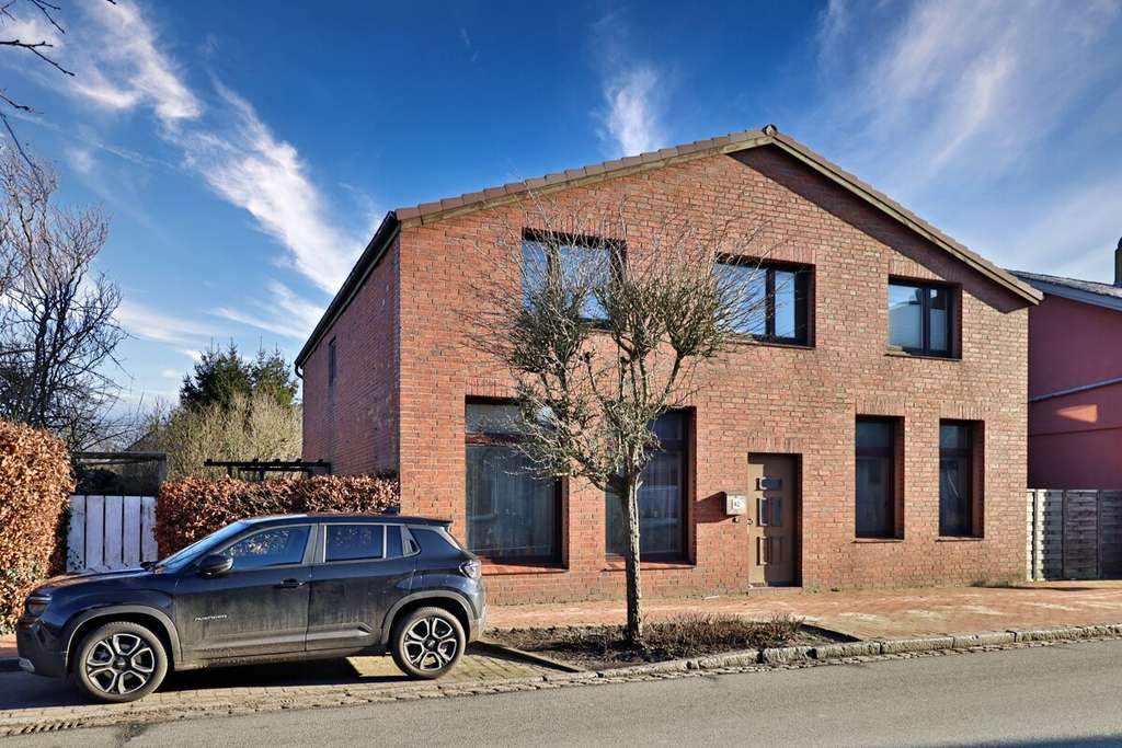 Immobilie in Groven - EFH mit ELW und voll ausgestatteter Oldtimer-Werkstatt – Wohnen & Leidenschaft unter einem Dach - Bild 1