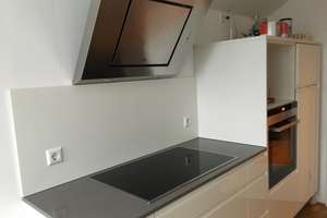 Lichtdurchflutete 3-Zi. Dachgeschoss-Wohnung mit Balkon in schöner Lage über dem Herzogpark – Wahnfriedallee 1a, 81925 Herzogpark, München – Vorschaubild 2