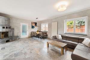 Innenpool, Sauna, Kamin, vier Bäder/WCs, Garage usw.: Fantastisches Ein-/Zweifamilienhaus in Hönow – Die vollständige Adresse der Immobilie erhältst du vom Anbieter., 15366 Hoppegarten – Vorschaubild 4