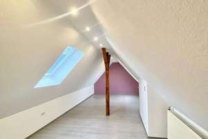 Bezugsfertige und sanierte 4-Zimmer-Maisonettewohnung mit schöner Einbauküche und Gartennutzung – Die vollständige Adresse der Immobilie erhältst du vom Anbieter., 42855 Nordstadt, Remscheid – Vorschaubild 12