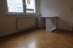Helle 3,5-Zimmer Erdgeschosswohnung mit Terrasse in Zuffenhausen – Elsässerstr. 18, 70435 Zuffenhausen-Hohenstein, Stuttgart – Vorschaubild 2