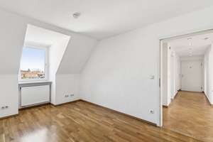 Zentrale Dachgeschosswohnung in Haidhausen bis 31.12. – Einsteinstraße 121, 81675 Steinhausen, München – Vorschaubild 3