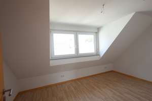 Provisionsfrei: Helle 4-Zimmer-Wohnung mit Klimaanlage, großem Balkon & Carport in Freiburg-Waltersh – 79112 Waltershofen, Freiburg im Breisgau – Vorschaubild 11