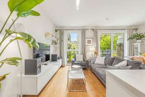 Quick commute to downtown, relaxing on the terrace in the evening—cozy apartment in Friedenau! – Die vollständige Adresse der Immobilie erhältst du vom Anbieter., 12159 Friedenau, Berlin – Vorschaubild 1
