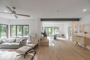 Privat. Modern. Ökologisch: Architektenvilla am Waldrand mit parkähnlichem Grundstück in Bestlage – Die vollständige Adresse der Immobilie erhältst du vom Anbieter., 91054 Burgberg, Erlangen – Vorschaubild 4