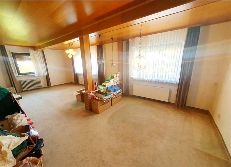 Immobilie in Hünstetten - *Nur 14 Minuten bis Idstein, Super für die Großfamilie und Autofreunde, viele Garagen+ großer Garten - Bild 4