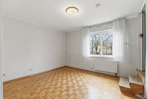 ! Sofort bezugsfrei mit Ausbaureserve ! Ruhig gelegenes Reihenmittelhaus mit Garten in Bonn-Duisdorf – Die vollständige Adresse der Immobilie erhältst du vom Anbieter., 53123 Duisdorf, Bonn – Vorschaubild 13