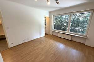 Freie 1-Zimmer-Wohnung mit EBK & Keller in grüner Lage - 2 min zu ÖPNV