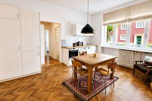 Bezugsfrei - modernisiert - individuell: 2,5-Zimmer-Wohnung in grüner Lage von Steglitz – Die vollständige Adresse der Immobilie erhältst du vom Anbieter., 12163 Steglitz, Berlin – Vorschaubild 1