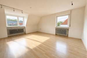 Wohnen mit Münsterblick – 3-Zimmer-Dachgeschosswohnung in ruhiger Wohnlage – Die vollständige Adresse der Immobilie erhältst du vom Anbieter., 89077 Weststadt, Ulm – Vorschaubild 2
