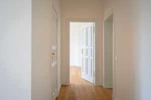 Kernsanierter Altbau: 4 Zimmer, 2 Balkone, Fahrstuhl, 2 Bäder, Energieausweis A, Provisionsfrei – Lepsiusstraße 81, 12163 Berlin – Vorschaubild 4
