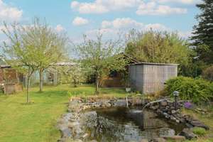 Charmantes Einfamilienhaus mit großem Garten, Teich, Kamin und Garage in Marl – Die vollständige Adresse der Immobilie erhältst du vom Anbieter., 45772 Hüls-Nord, Marl – Vorschaubild 3