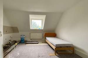 Doppelhaushälfte mit drei Wohneinheiten und Garten in Duisburg – Die vollständige Adresse der Immobilie erhältst du vom Anbieter., 47226 Hochemmerich, Duisburg – Vorschaubild 5