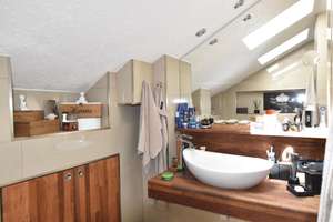 Möblierte 2-Zi-Wohnung in charmanter Altbauvilla in Wiesbaden City, Küche, Waschmaschine, TV – 65185 Mitte, Wiesbaden – Vorschaubild 8