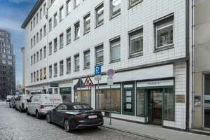 Direkt vom Eigentümer: Attraktive 3-Zimmer-Wohnung mit Südbalkon in zentraler Innenstadtlage – Pelzerstraße 4, 20095 Hamburg-Altstadt, Hamburg – Vorschaubild 2