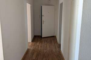 ab  sofort: teilrenovierte, helle, gut geschnittene 3ZKB Wohnung mit Balkon & Keller (Whg 11) – Wittgensteiner Str. 102, 57072 Bürbach, Siegen – Vorschaubild 4