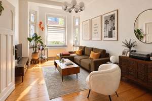 Charmanter Altbau in Bilk – frei werdende 2-Zimmer-Wohnung mit Balkon zum Innenhof – 40223 Bilk, Düsseldorf – Vorschaubild 1