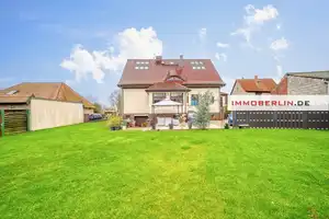 IMMOBERLIN.DE - Toplage im Ortskern! Charmantes Einfamilienhaus mit diversen Nutzoptionen – Oberhavel (Kreis) – Vorschaubild 1