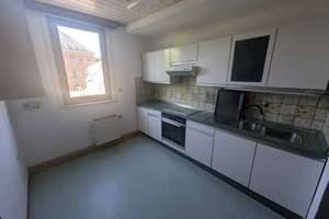 Zweifamilienhaus mit Maisonettewohnung und Gewerbeeinheit im Ebersbacher Stadtzentrum – Marktplatz 14, 73061 Ebersbach an der Fils – Vorschaubild 3