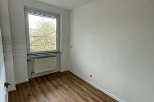 renovierte helle 3 Zimmer Wohnung , 76 m² -  in Oberhausen-Marienkirche – Schwartzstr. 100, 46045 Marienkirche, Oberhausen – Vorschaubild 7