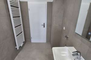 + Frisch Renovierte und helle 2-Raum-Wohnung mit Balkon, Tageslichtbad, Einbauküche in Gohlis-Süd + – Georg-Schumann-Straße 149, 4155 Gohlis-Süd, Leipzig – Vorschaubild 12