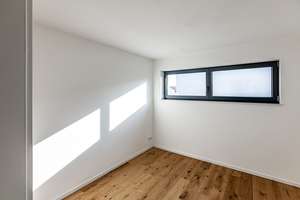 Stilvolle Neubau-Doppelhaushälfte in Gerolfing – Die vollständige Adresse der Immobilie erhältst du vom Anbieter., 85049 West, Ingolstadt – Vorschaubild 19